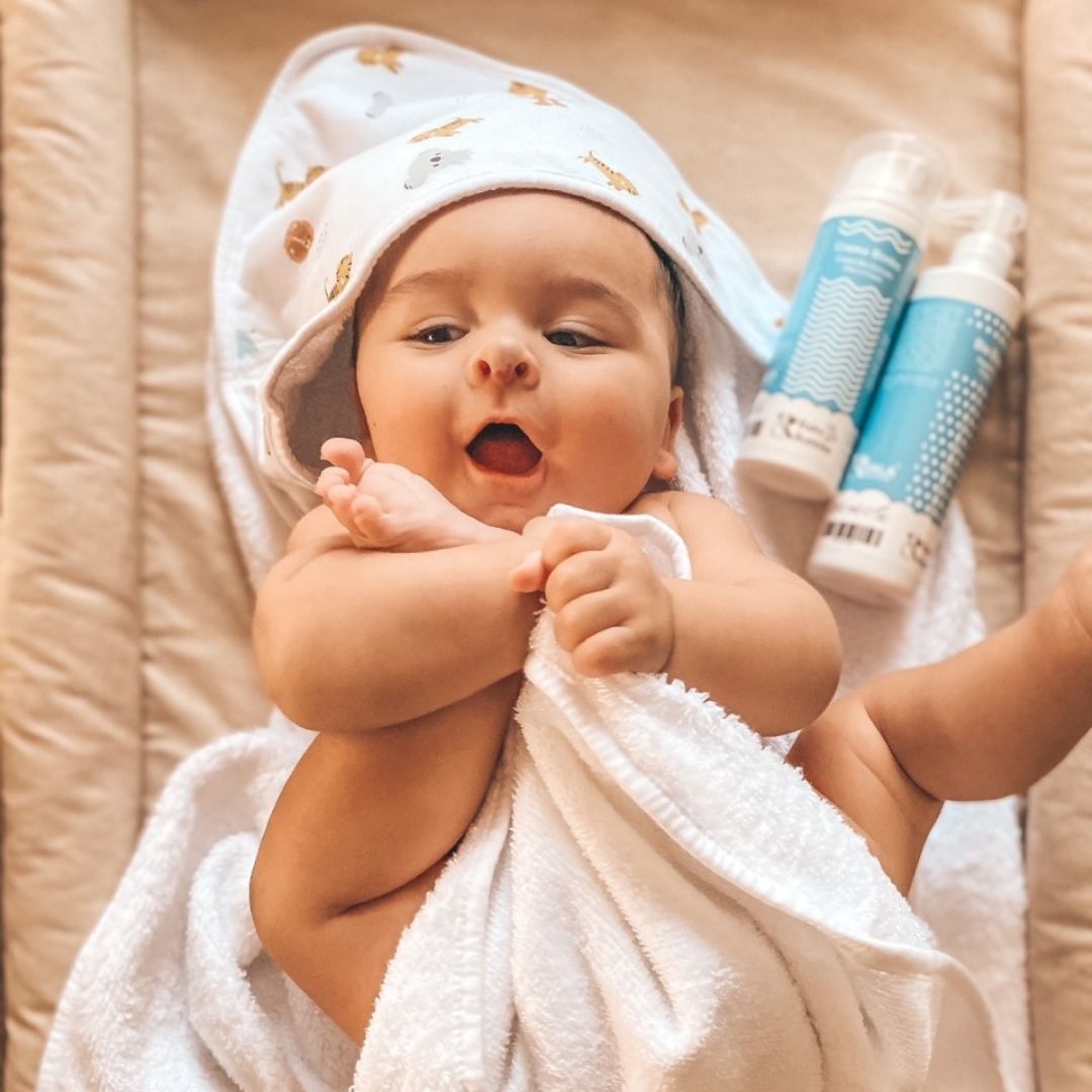 Newborn baby hygiene during the first few days