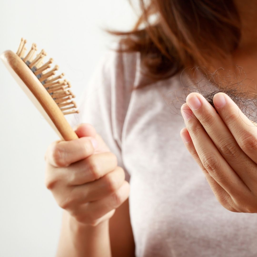 Hair loss while breastfeeding and during pregnancy: how to deal with it?