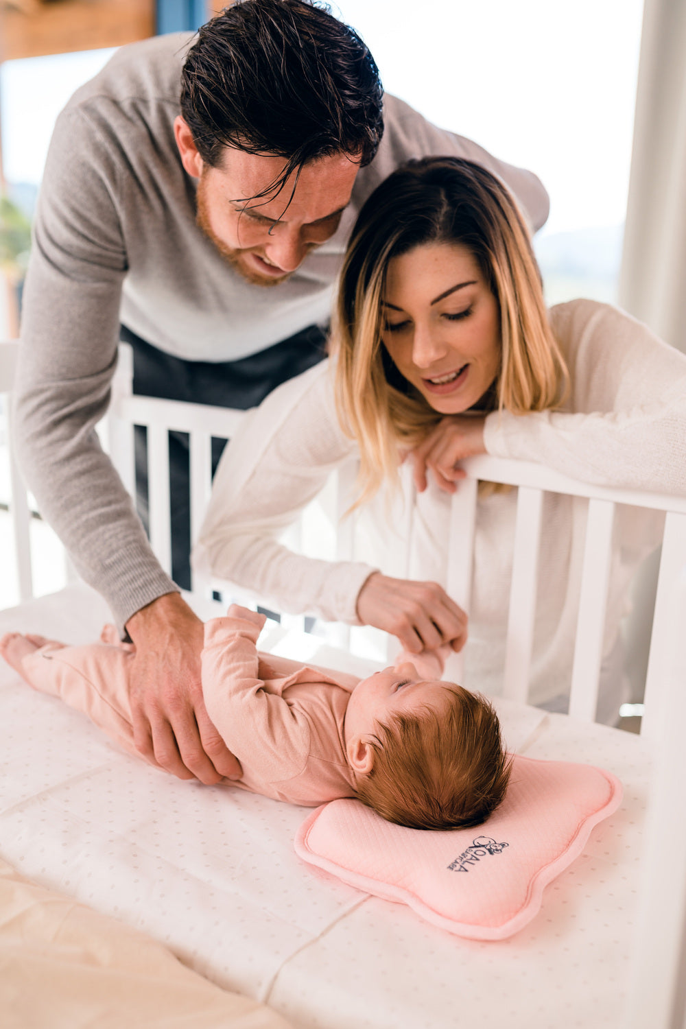 KOALA BABYCARE Almohada Para Bebu00e9s Para Ayudar A Prevenir Y Tratar La Plagiocefalia De Funda Extraible Con Dos Fundas Hecha De Memory Foam